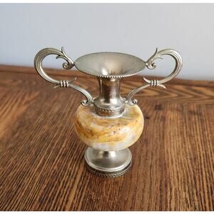 2016 Hallmark Keepsake Star Trek Ornament USS Enterprise Gold Pilot Ed.. 50th